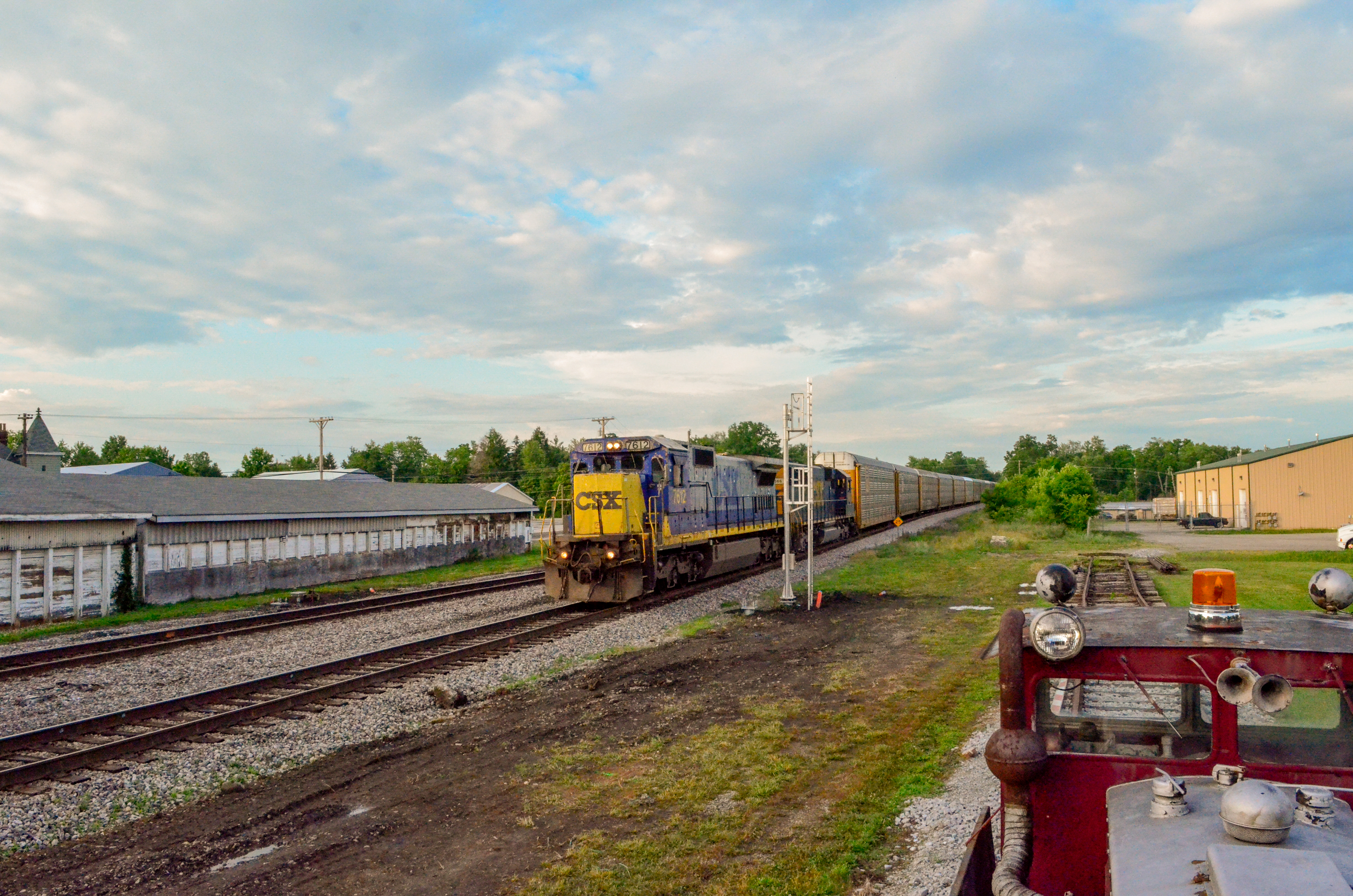 CSX C40-8 & SD50 Locomotives passing by the Museum